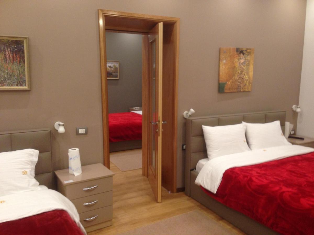 Hotel Bujtina Bicolli คอร์เชอ ภายนอก รูปภาพ