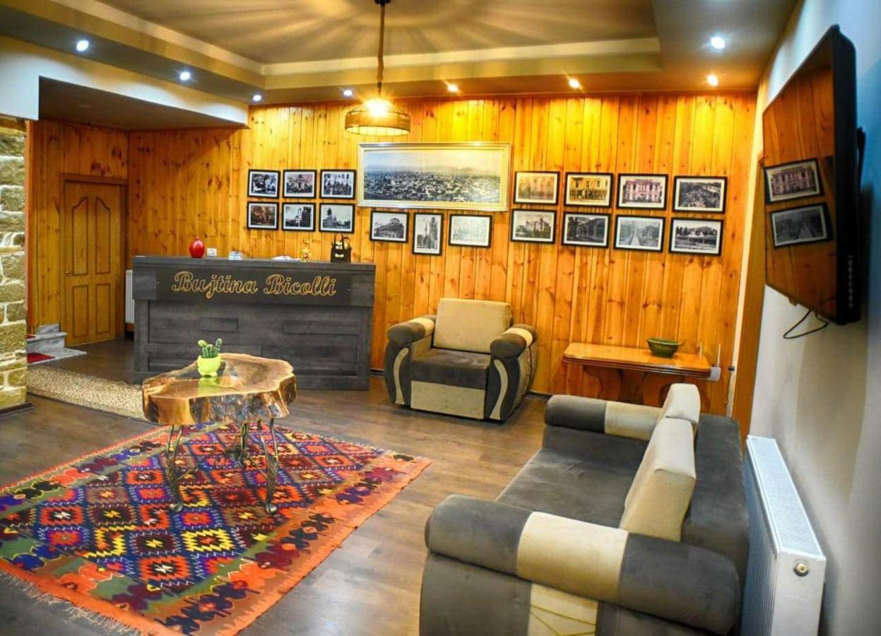 Hotel Bujtina Bicolli คอร์เชอ ภายนอก รูปภาพ