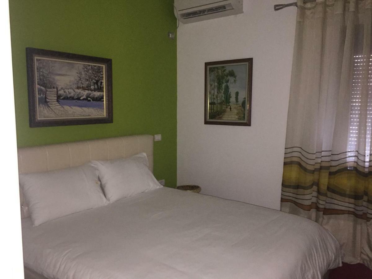 Hotel Bujtina Bicolli คอร์เชอ ภายนอก รูปภาพ