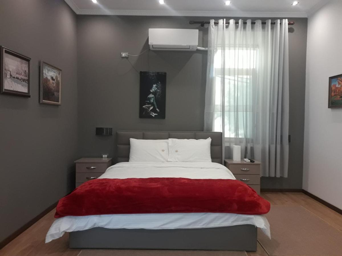 Hotel Bujtina Bicolli คอร์เชอ ภายนอก รูปภาพ